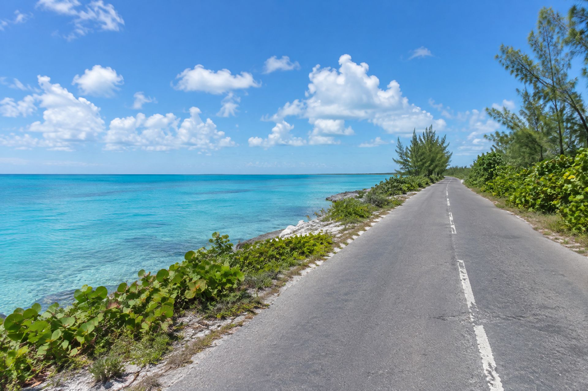The Queen's Highway along a turquoise bay on Eleuthera